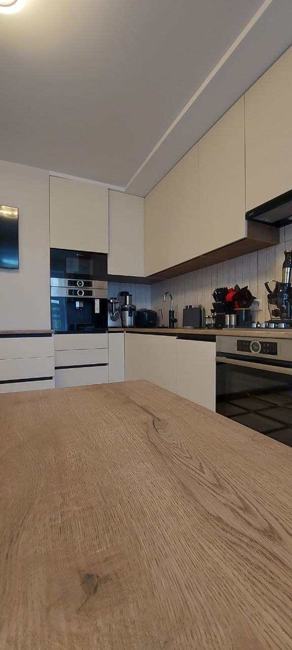 Kitchen 5 Image 2 gallery by RosPro Interiors