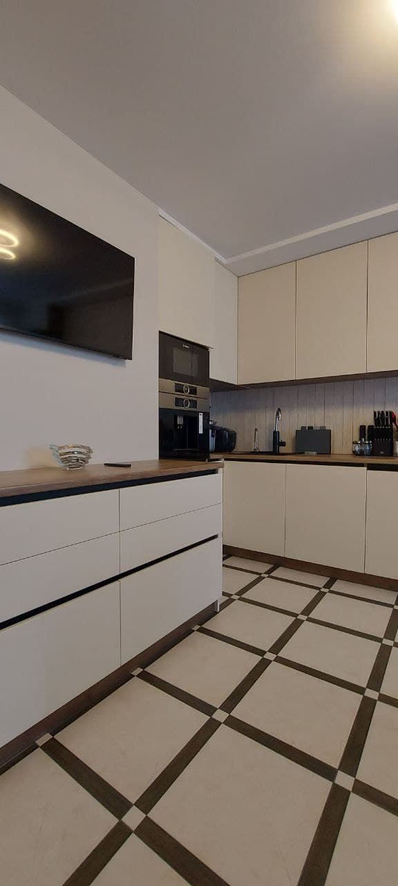 Kitchen 5 Image 3 gallery by RosPro Interiors